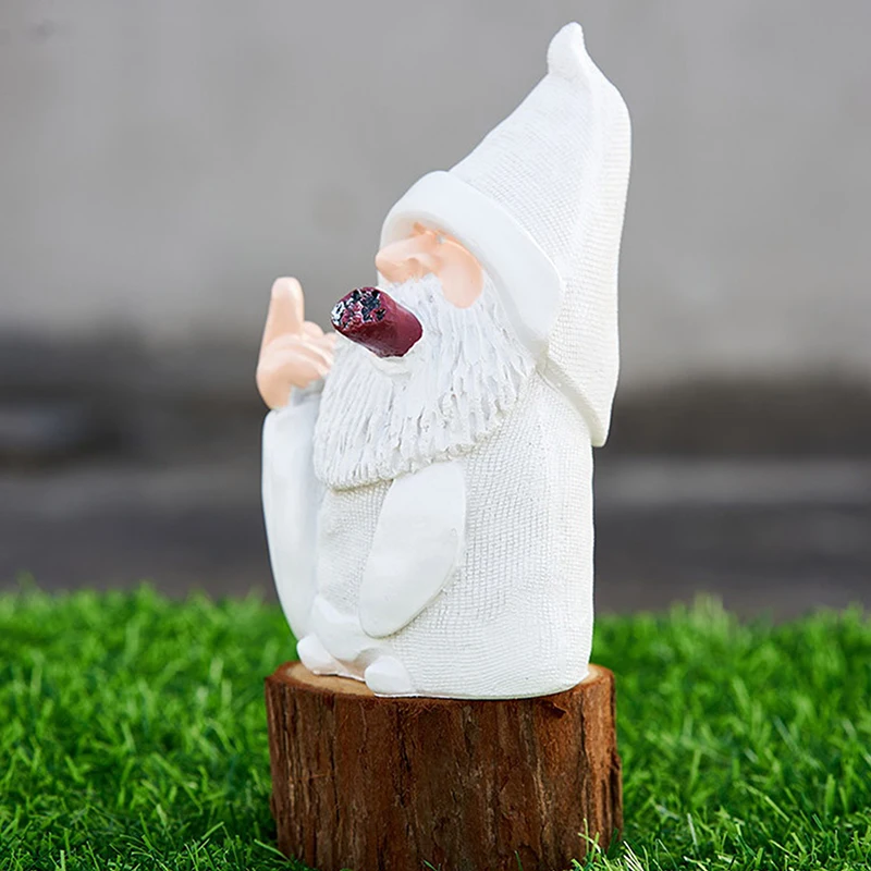 Micro Middle Finger Gnome Statue Erect Middle Finger Provocative Gnome Landscape Garden Decoration Resin Garden Figurines