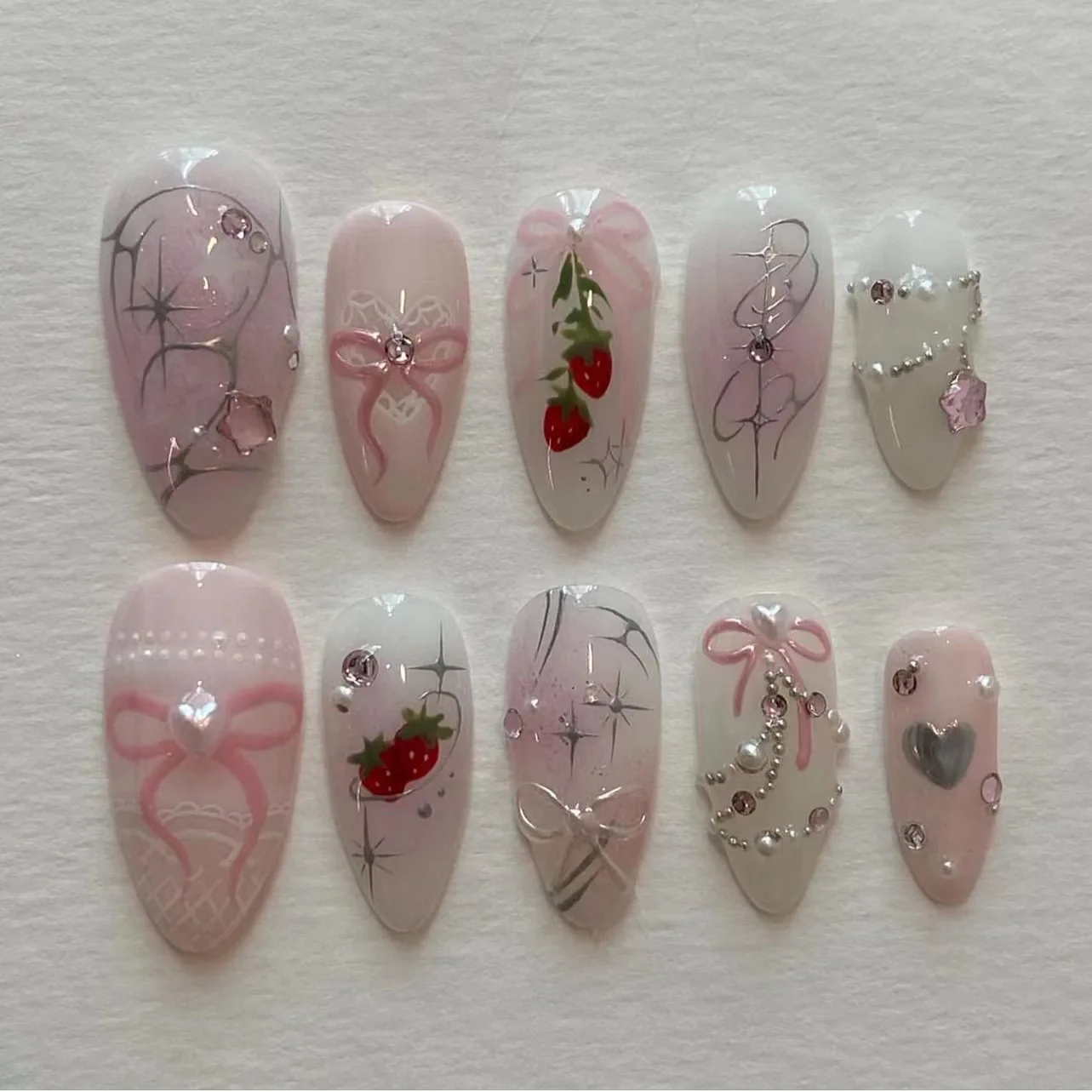 24pcs Print Bowknots Press On Nails Blush Pink Strawberry Flash Diamond Designs Fake Nail Patches Sweet Korean Style False Nail