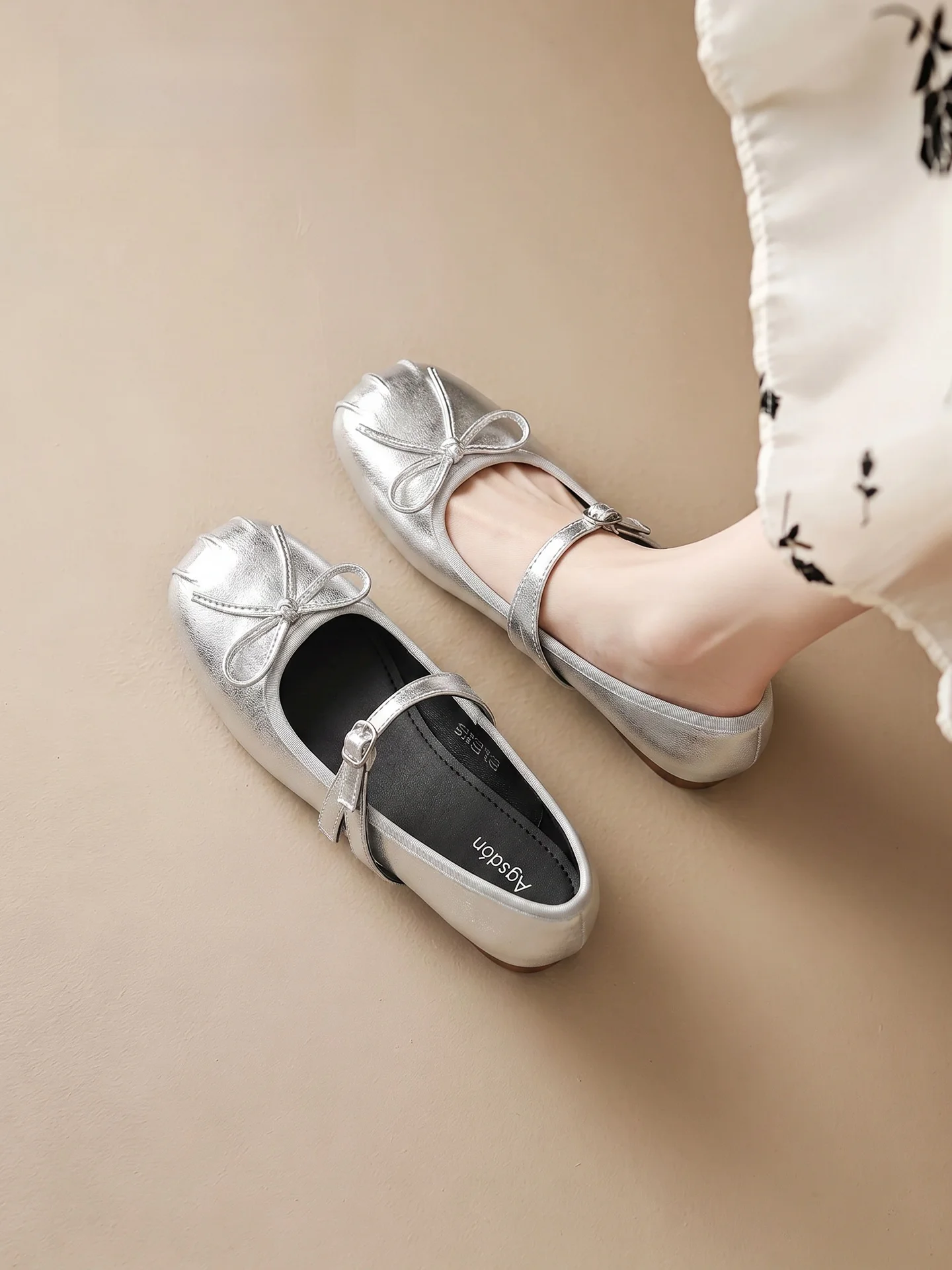 sandales-plates-pour-femmes-silver-mary-jane-nouvelle-collection-ete-2026-style-ballerine-a-enfiler-decontractees-tendance-style-francais-avec-nœud