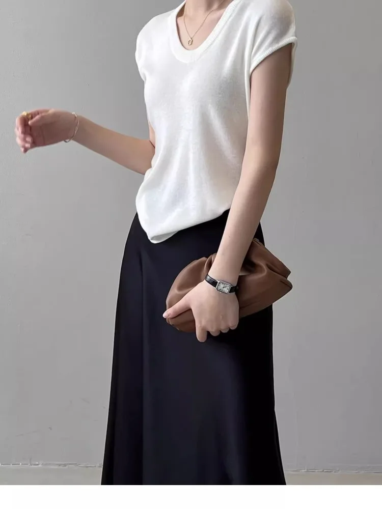 2025 新しい夏の女性のクリーミーホワイト Tシャツ U ネックノースリーブニットルーズフィットトップ高級ウールの基本ニットウェアワードローブ服
