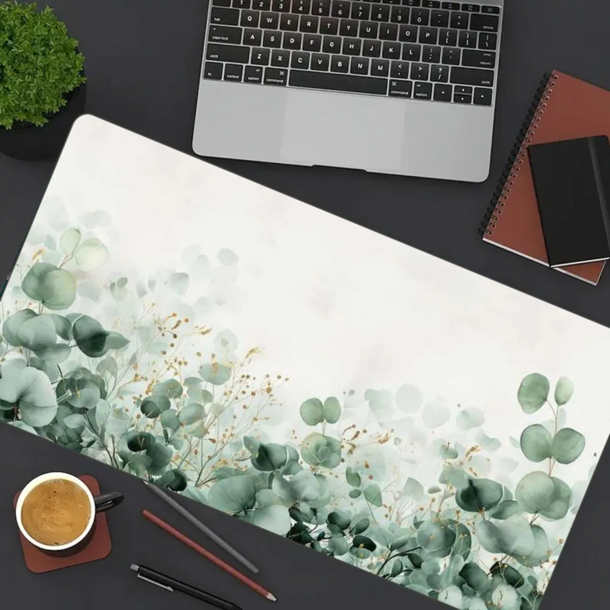 

Светло-зеленый коврик для стола с узором из листьев эвкалипта и золотыми акцентами, для офиса и игр, декор для рабочего места, коврик для мыши 90x40, коврик для ПК