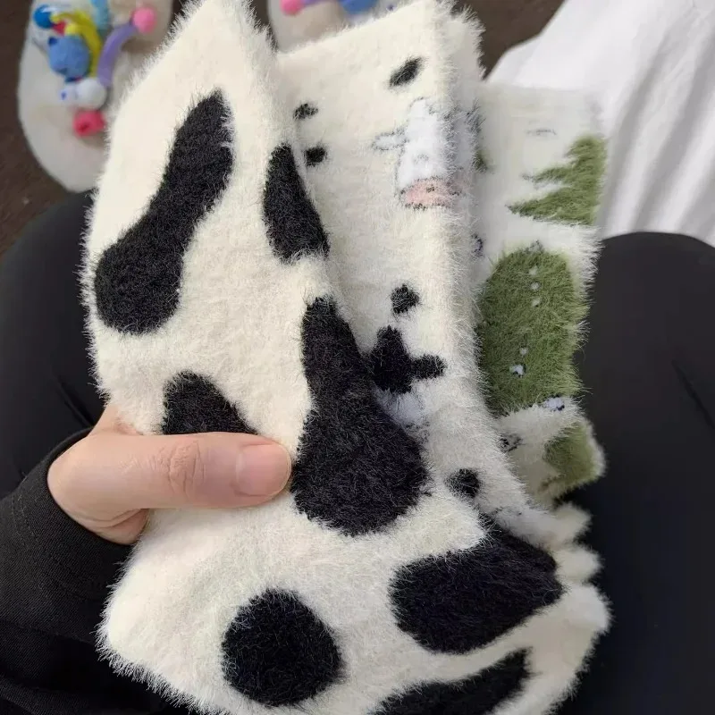 Chaussettes en velours de vison de vache de dessin animé mignon pour femmes, chaussettes chaudes en peluche, botte de sommeil à la maison, tube thermique à fourrure, Kawaii, Y2K, sourire doux, hiver