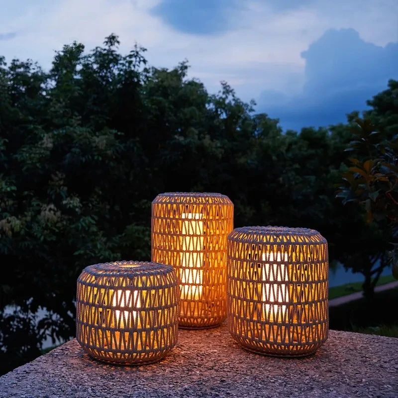 Retro Outdoor Landscape Lamp for Garden or Villa Other Outdoor Furniture Solar Powered Garden Lights