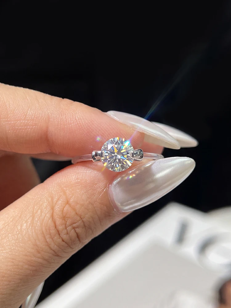 Modische 1CT Moissanit-Diamant Transparente Angelschnur-Verlobungsringe für Frauen, Jubiläums- und Hochzeitsschmuck, Personalisierter Schmuck – Detail 1