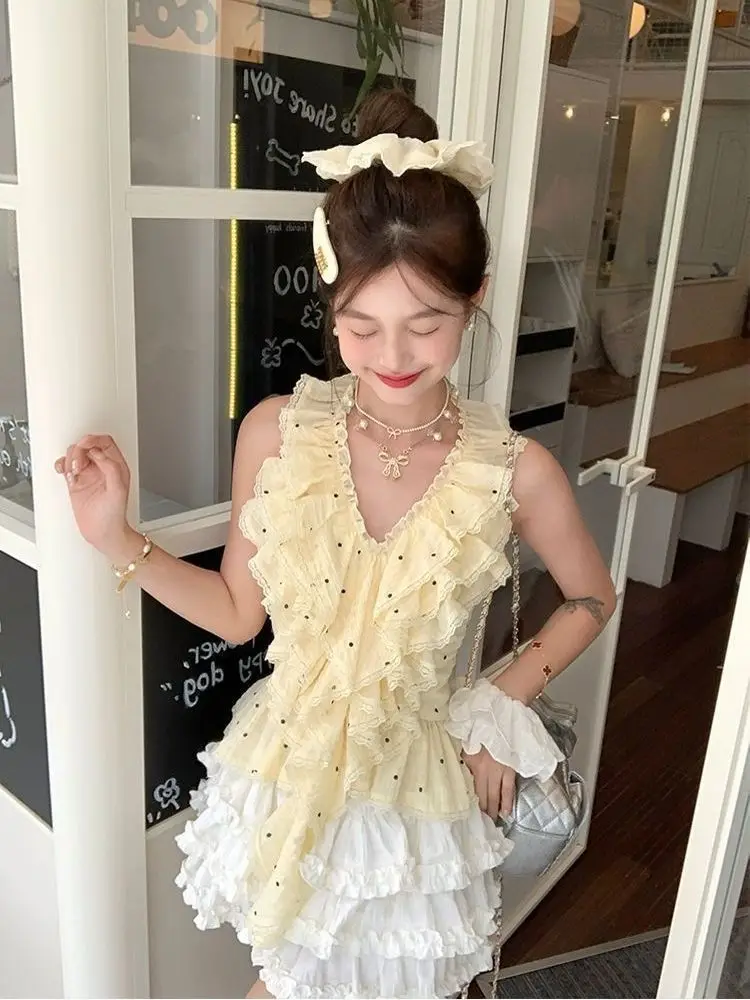 

Yellow Polka Dot V-Neck Halter Top Women's Summer French Sweet Ruffled Sleeveless Blouse Cute Flirty Crop Top 2025 Fashionable