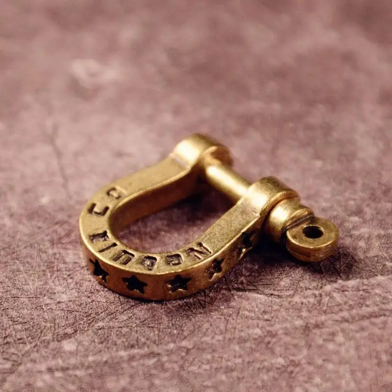 2Pcs Brass Horseshoe Buckle Keychain Personalized Letter Buckle Decorative Buckle DIY Car Keychain Accessories