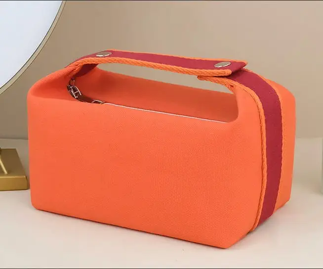 Toiletry Bag Travel Bag for Women Men Hanging Cosmetic Organizer Water Resistant Makeup Bag for Accessories Toiletries