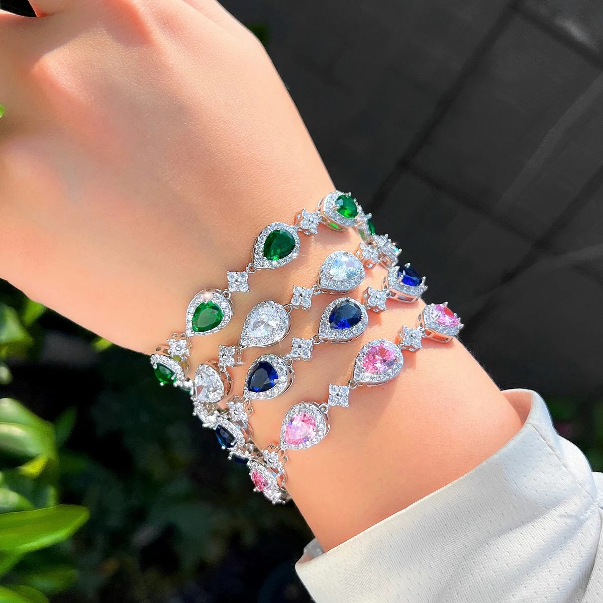 CWWZircons Neues Modisches Grünes Großes Wassertropfen-Kubikzirkonia-Tennisarmband für Damen, Schickes Party-Hochzeitsschmuck-Geschenk S0145 – Detail 3