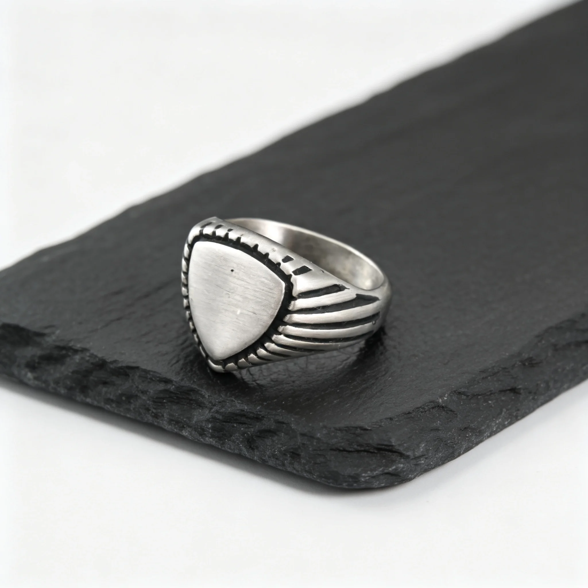 Vintage Schild-Siegelring für – Mens Signet Ring Bewertung und Preis