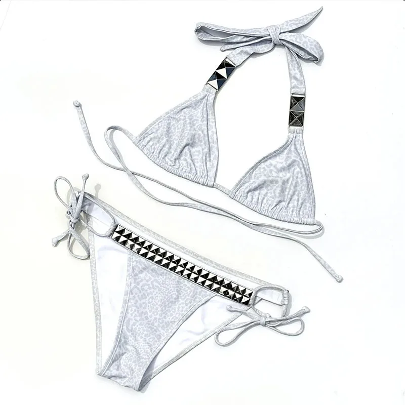 Épicé fille en plein air Bikini mode Sexy costume américain été rue bord de mer Vintage gothique blanc fronde Triangle maillot de bain vêtements