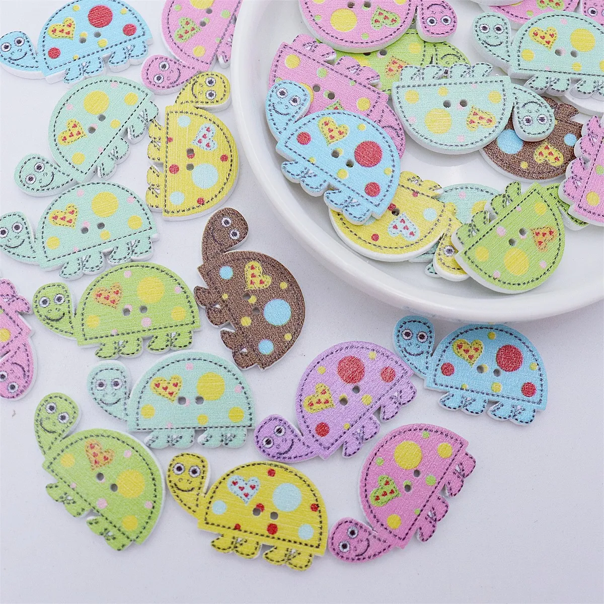 50pcs Wooden Character Cartoon Buttons Owls Butterflies Turtle Bird Hedgehog Sewing DIY Craft Scrapbooking Embellishments Decor