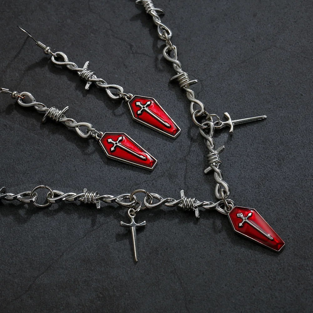 

стиль горячей девушки своими руками, готический темный гроб, крест, меч, модная одежда и аксессуары, ретро в стиле Харадзюку в стиле хип-хоп