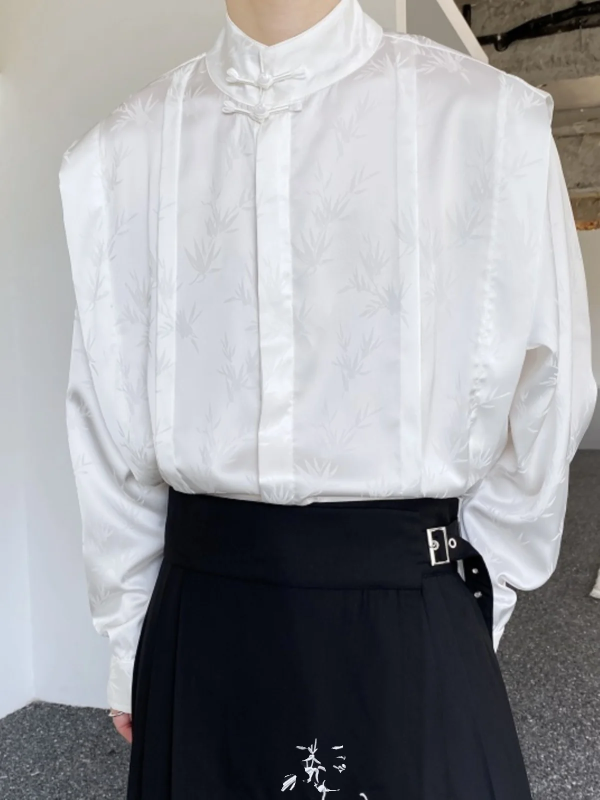 

Autumn New Chinese Style Satin Embroidered Stand Collar Button up Casual Shirt Men's Loose Fit Long Sleeve Fashionable