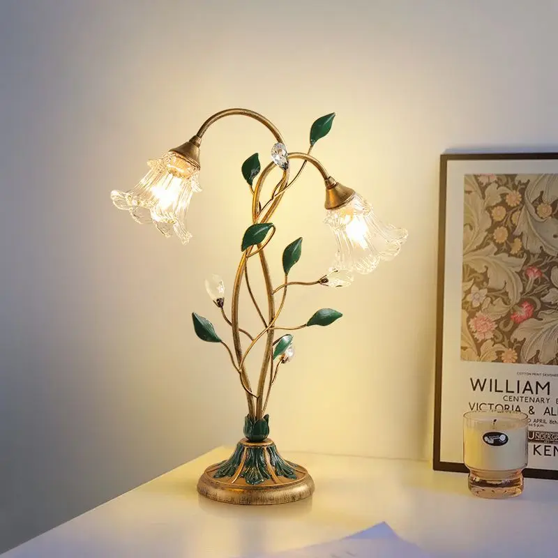 

French family living room bedroom bedside table glass copper green leaf E14 LED desk lamp creative flower decoration lamp