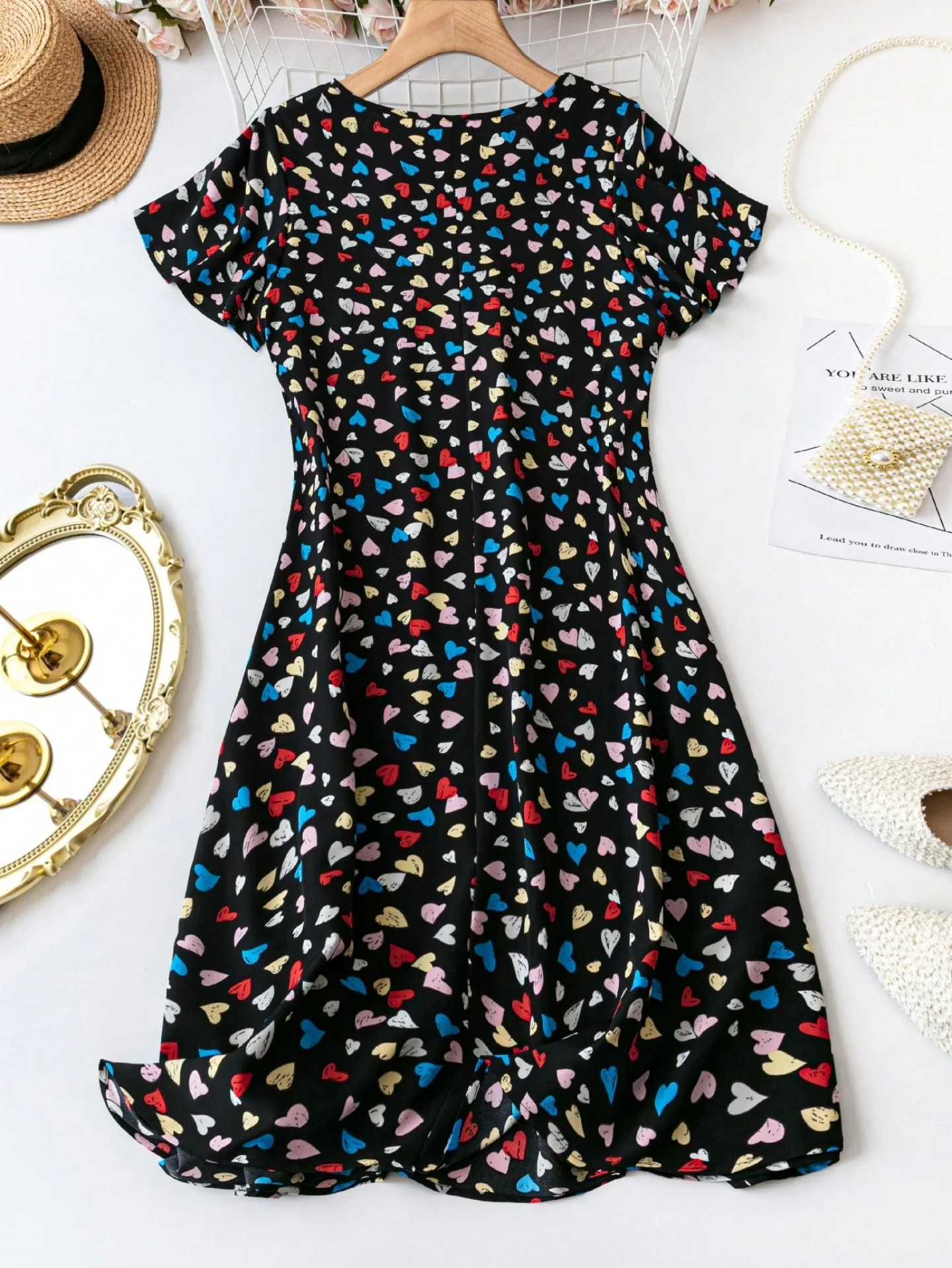 Robe évasée imprimée à manches longues et col en V pour femmes, offre spéciale; à la mode et polyvalente.