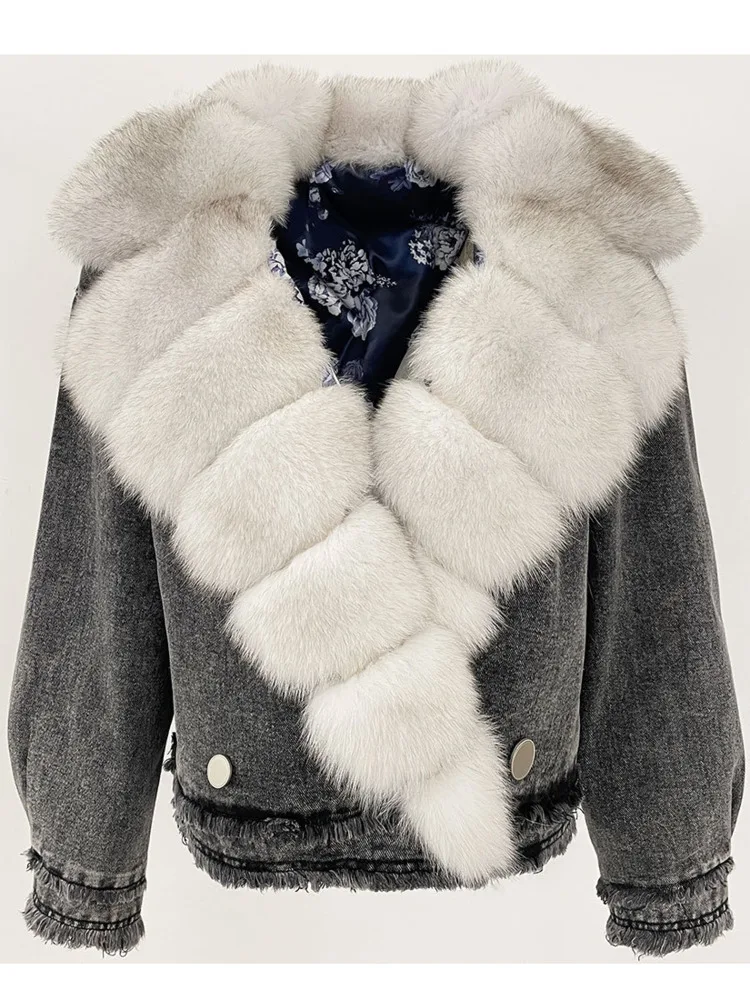 سترة ZMEENNA من قماش الدنيم الرمادي المتعثر للنساء مع ياقة من الفرو الفضي الفاخر ملابس خارجية شتوية أنيقة ودافئة ZM3400