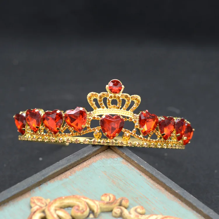 Diadema de corona de nueve corazones de melocotón rojos y dorados para Halloween, accesorios nupciales para el cabello, novedad