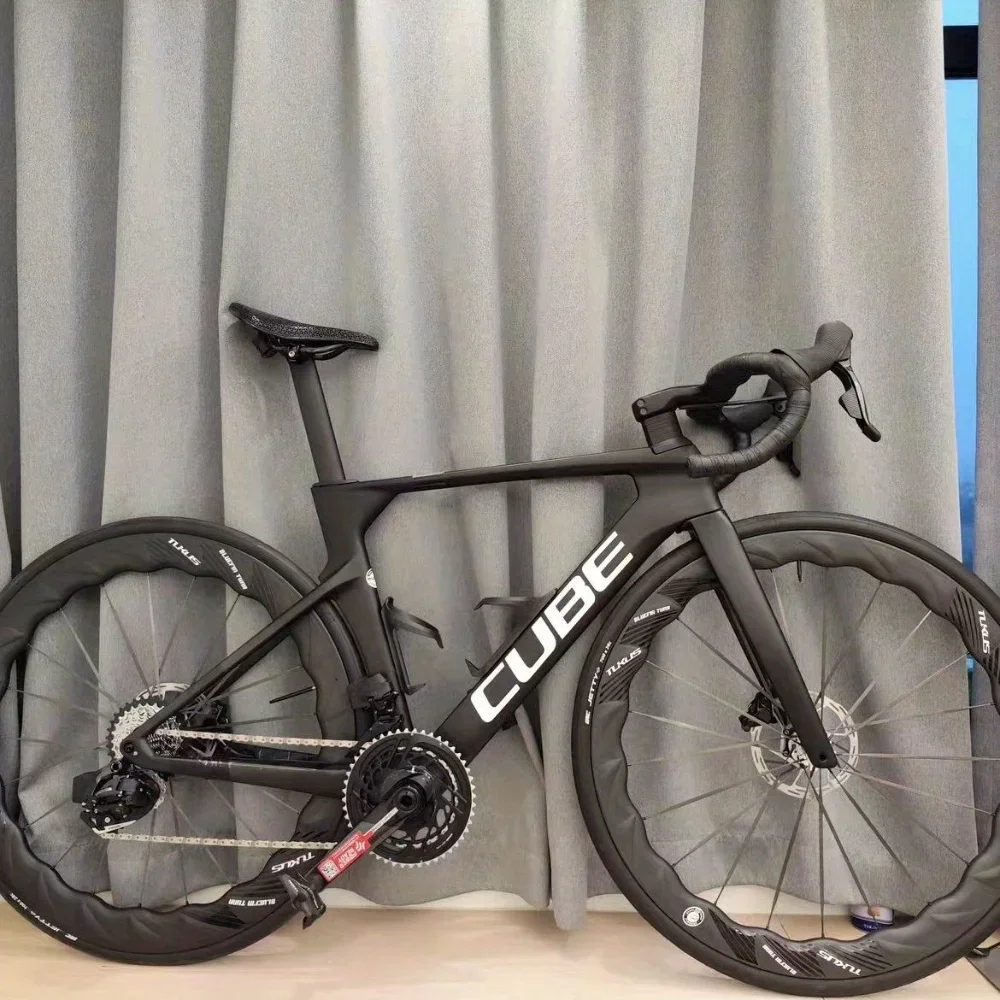 1SET Unique CUBE Logo Car Sticker, Sporty Accessory for Car & Bicycle, Make Your Vehicle Stand Out with This Cycling Decal