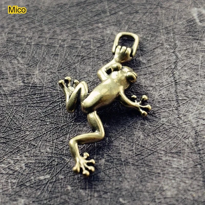 

Brass frog keychain pendant statue DIY keychain necklace bag pendant desktop decoration