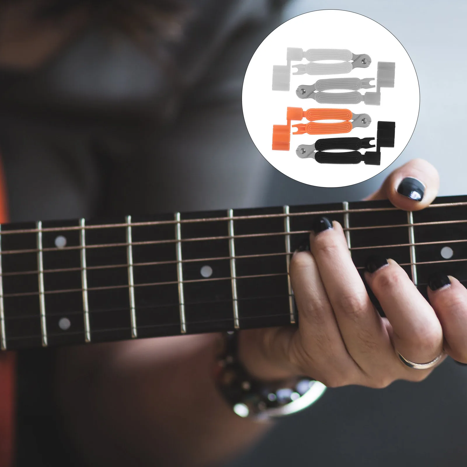 

4Pcs Plastic Guitar String Winder 3 in 1 String Clipper Bridge Pin Puller Multi Purpose Guitar Tool Easy Restringing Kit