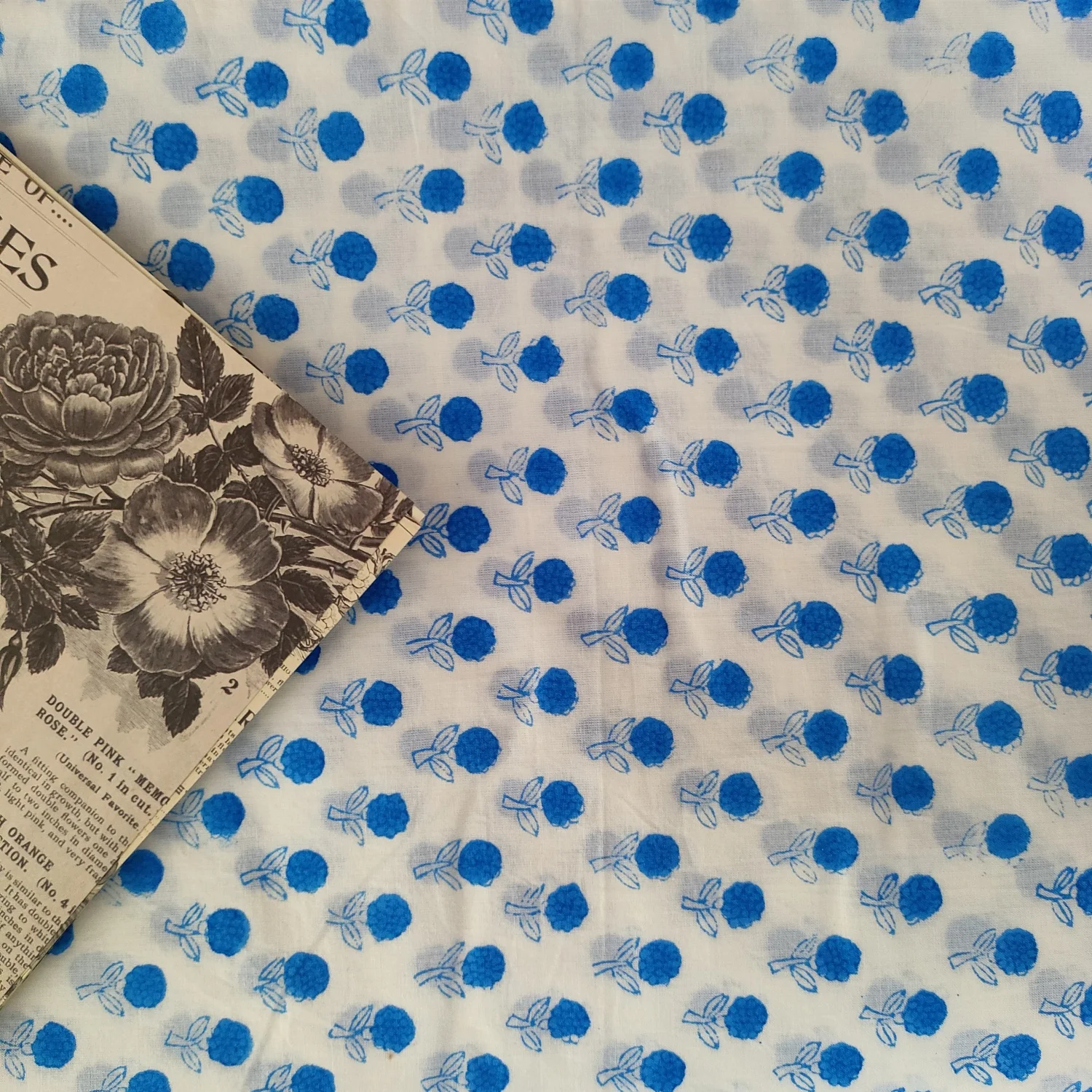 

Индийский ручной блок с принтом натуральных цветов. 100% мягкий хлопок. Ручная печать на метр. Индийская швейная ткань.