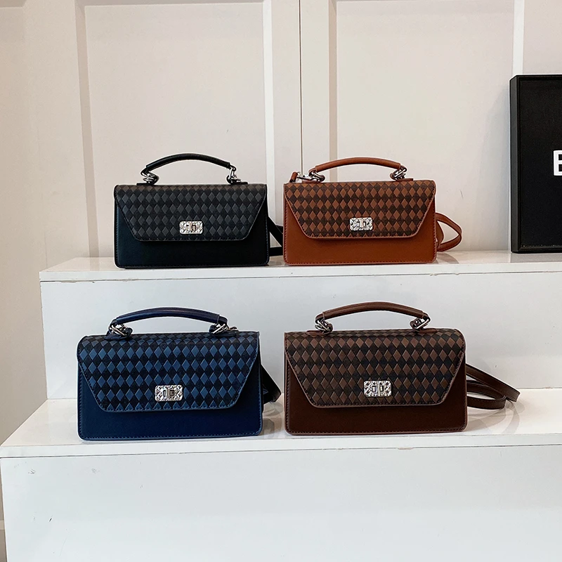 

Стильная минималистичная женская сумка через плечо для путешествий и поездок на работу с внутренними отделениями для карт из искусственного материала, просторные карманы, удобные