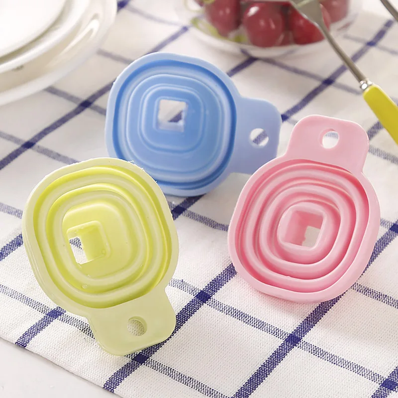 1PC Square Shaped Silicone Folding Funnel Household Liquid Dispensing Portable Funnel Kitchen Tool