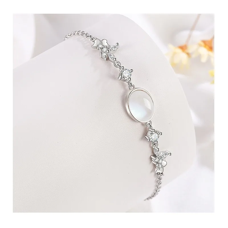 

Kalaini's Original Fantasy Butterfly Bracelet, Korean Popular Niche High-end White Chalcedony Bracelet, Girlfriend