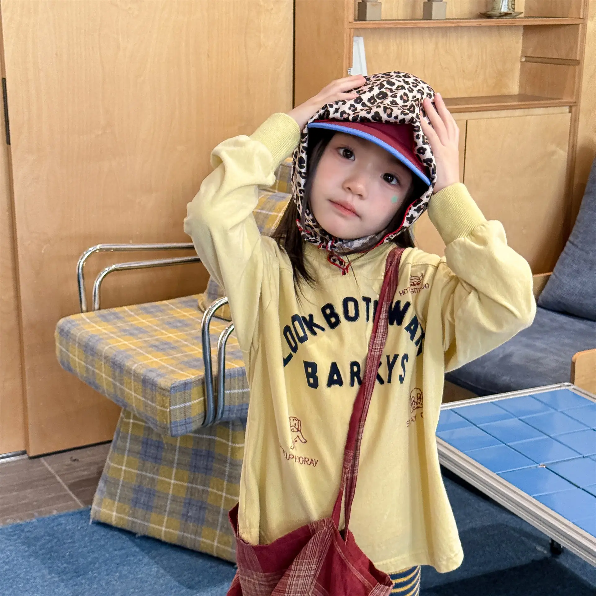 

2026 Spring New Children T Shirts Fashion Letter Print Boys Sweatshirt Cotton Girls Long Sleeve Bottoming Shirts Kids Clothes