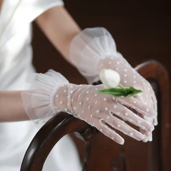 WG063 Wedding Bridal Handmade Gloves Soft Tulle Dots Ruffle Short White Wrist Brides Bridesmaid Gloves Women Pageant Handschuh