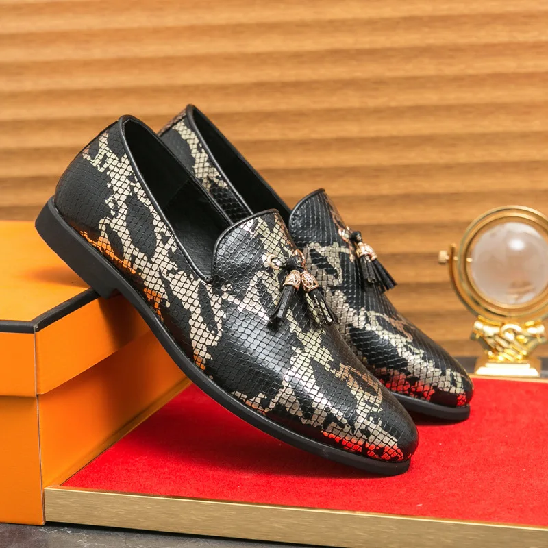 

Men's fringed pointed-toe leather shoes, formal casual shoes, snake pattern loafers, British-style men's shoes