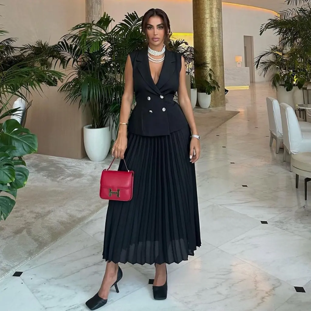 

Women's Elegant Double-Breasted Lapel Sleeveless Top And Pleated Skirt Casual Suit Summer European American Style
