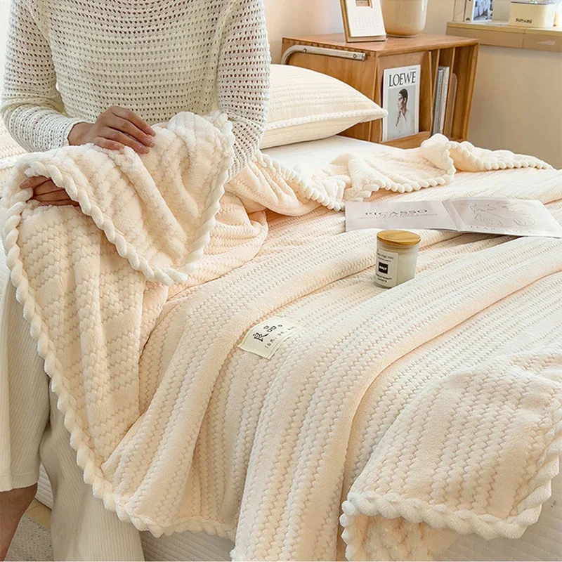 Solid Striped Jacquard Velvet Blanket Multifunctional Skin-Friendly Office Nap Shawl Warm Soft Bedspread for Autumn and Winter
