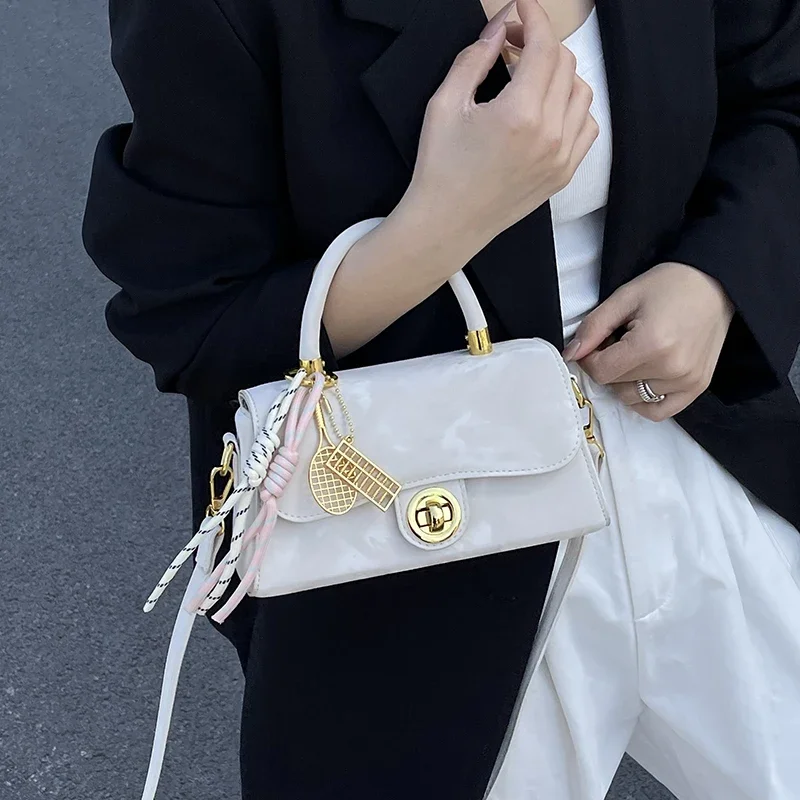 

Luxury Fashion Element Diaper Bag Blending Classic Design Fits Aesthetic Needs of Young Luxury Loving Parents