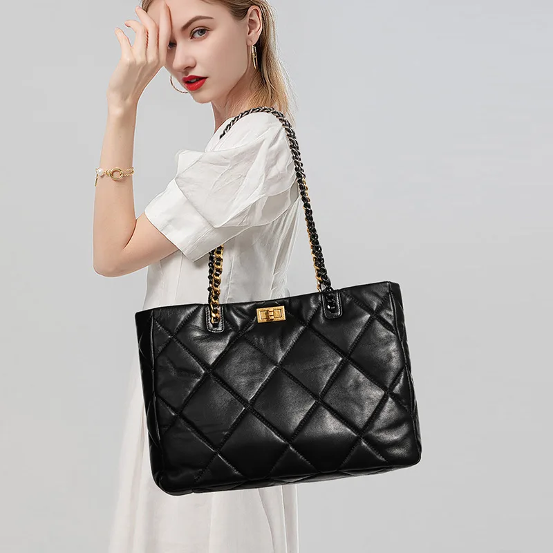 Sheepskin rhombus large-capacity tote bag, commuting versatile leather high-end chain shoulder bag for women