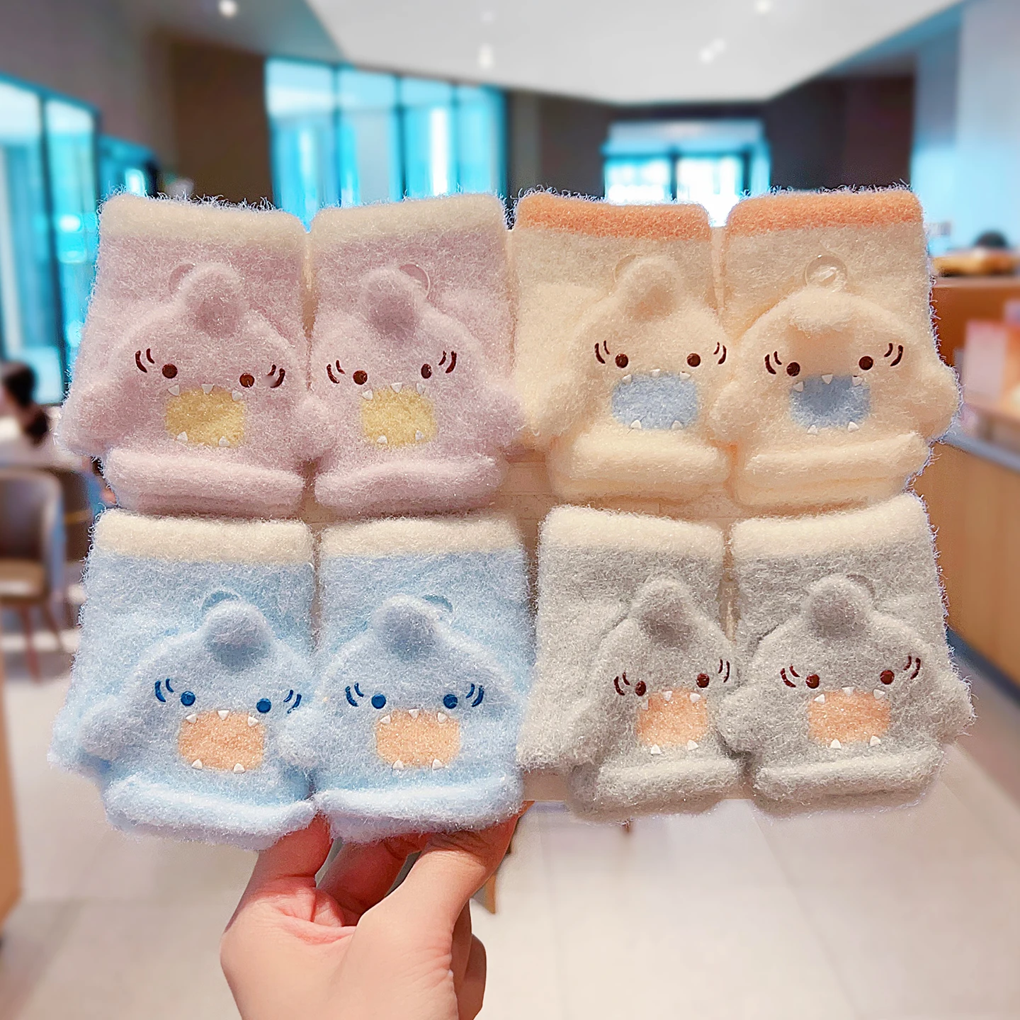 0-3 Jahre, neue koreanische Winter-Handschuhe mit Cartoon-Elefanten-Motiv für Jungen und Mädchen, aus Kunstfellimitat, 2-in-1-Handschuhe mit halben und vollen Fingern, Kindergeschenk. – Detail 5