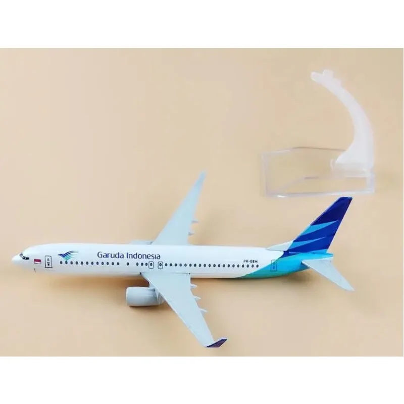 16cm Alloy Metal Air Garuda Indonesia Airlines Plane Model Boeing 737 B737 PK-GEH Airways Airplane Model Aircraft Mode