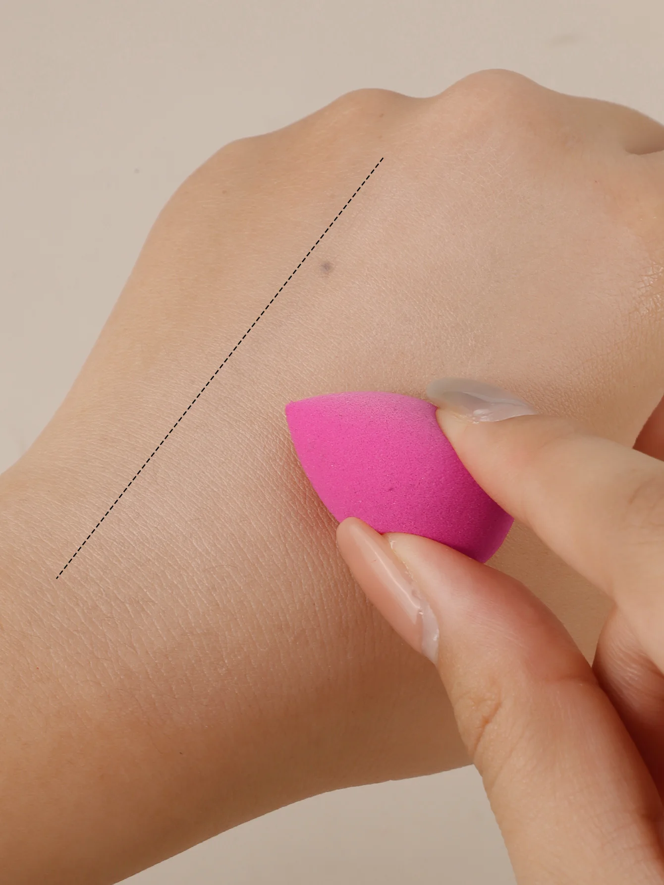 بيض تجميل صغير مع علبة تغليف بلاستيكية شفافة أسطوانية PVC