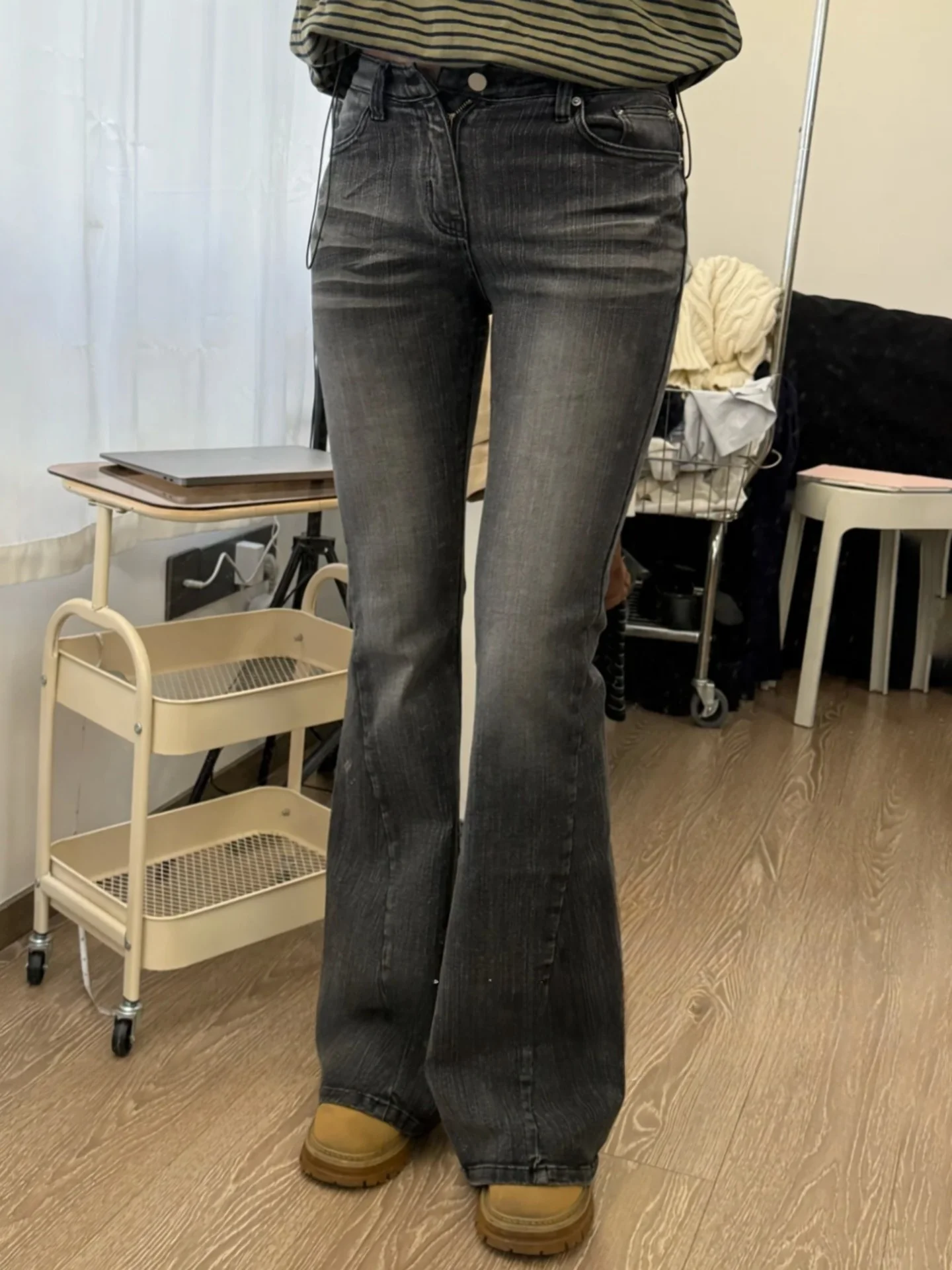 

Женские джинсы с высокой талией в стиле ретро, зауженные, с легким клешем, выбеленные, черные