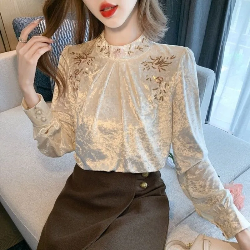 Top da donna per giovani eleganti e chic in velluto ricamato, semplici, economici, eleganti, belli in promozioni, camicia e camicetta da donna giovanile