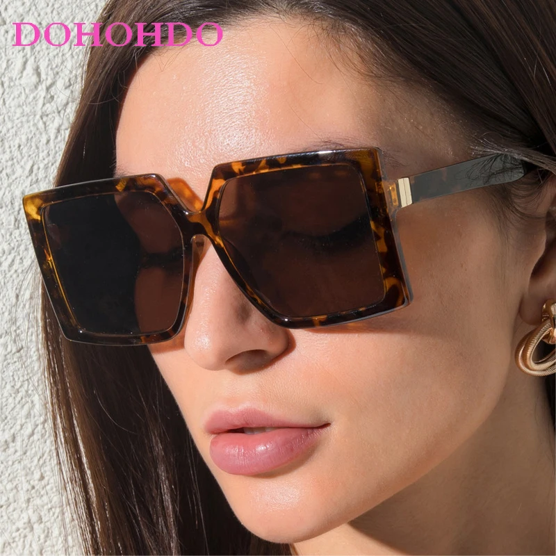 

Fashion Designer Big Frame Metal Square Sunglasses Women Men Vintage Luxury Glasses Female Outdoors Driving Travel Shades UV400