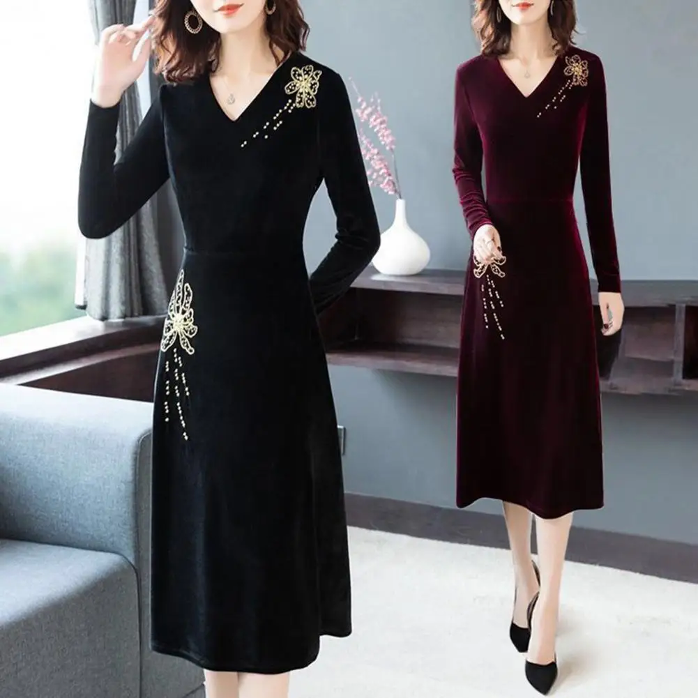 Korean Women Midi Dress Stylish Embroidered V-neck Midi Dress for Women Cozy Chic Winter Fashion Slim Warmth