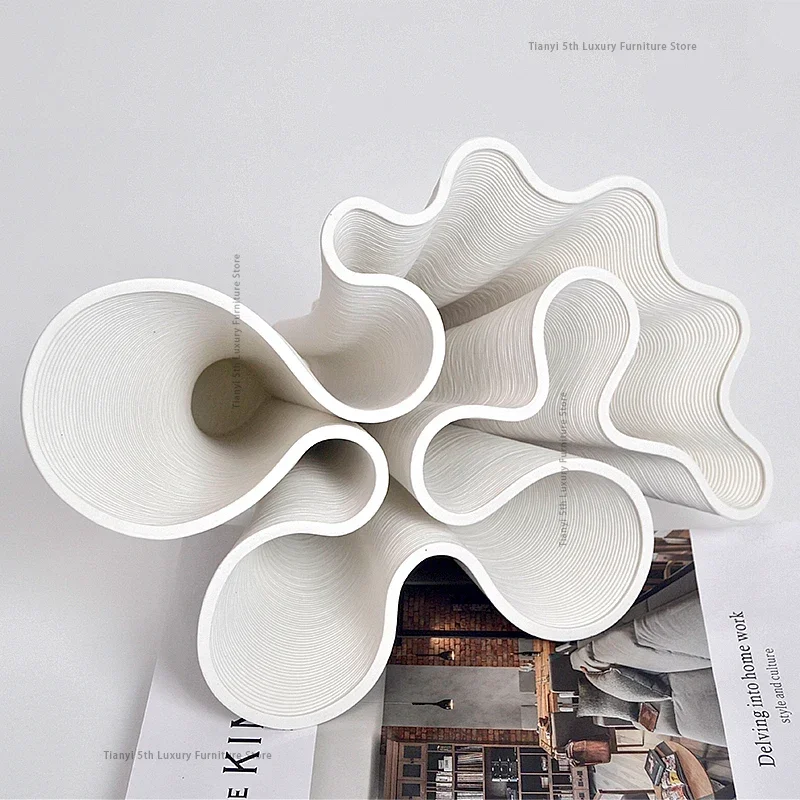 Nordic Ceramic Flower Ware Figurines Heteromorphism Coralline Hydroponics Desktop Vase Figurines Minimalism Decor Estatua FYFM