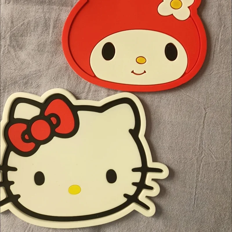 Sanrio Kawaii 헬로 키티 단열 패드 마이 멜로디 귀여운 실리콘 시리즈 소녀 축제 선물용 미끄럼 방지 테이블 매트