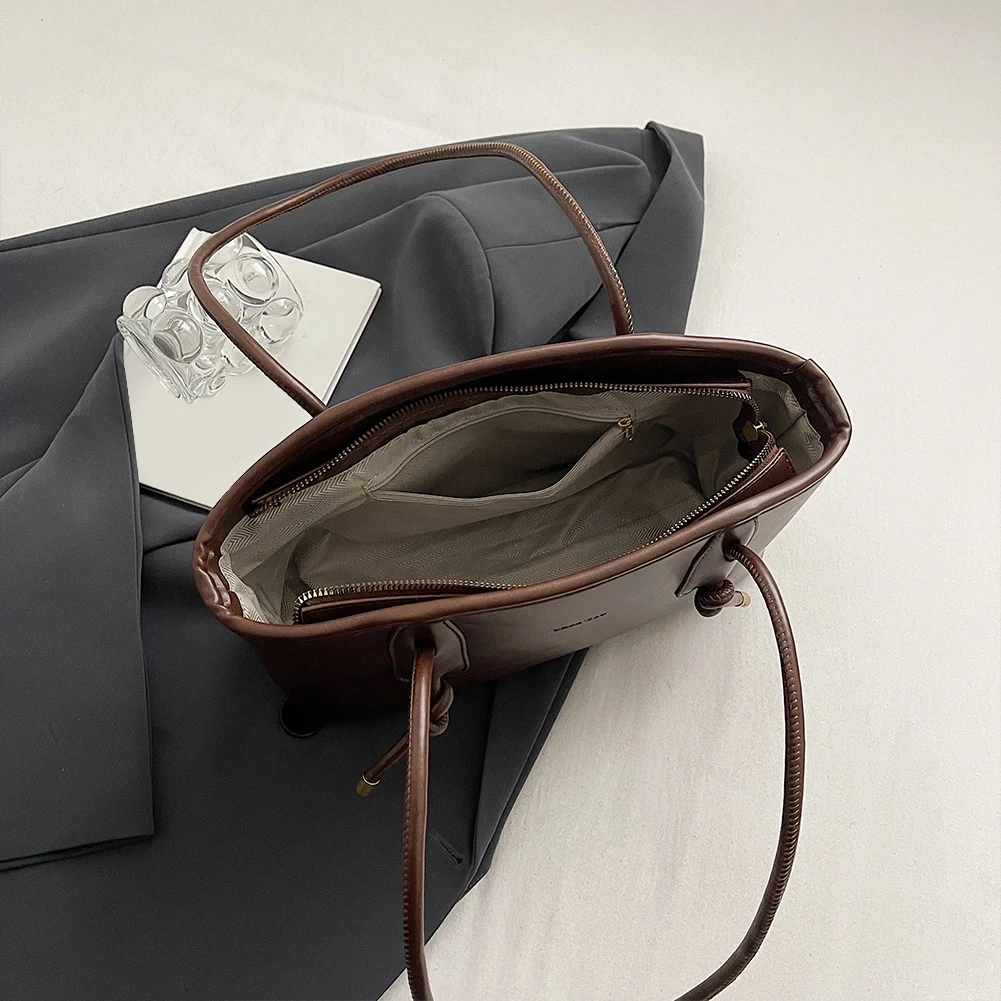 حقيبة كتف جلدية للنساء مع حقيبة كتف معلقة، حقيبة يد عصرية، حقيبة حمل أنيقة للاستخدام اليومي