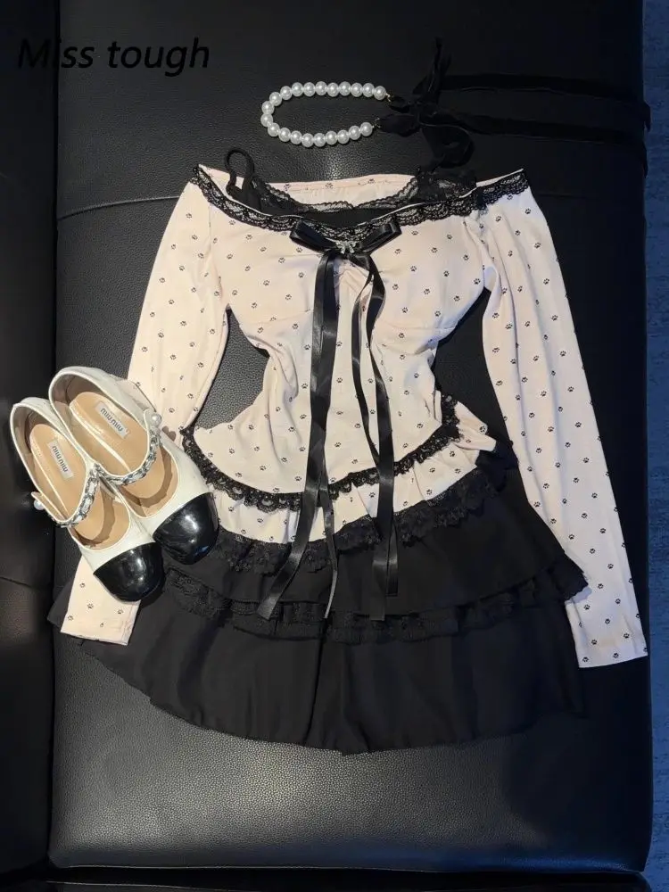 Süßes Y2K-Zweiteiler-Set im japanischen Stil für Damen mit Schleife und gepunktetem Oberteil + leicht dehnbarem Spitzenkleid, High-Street-Chic-Party-Set