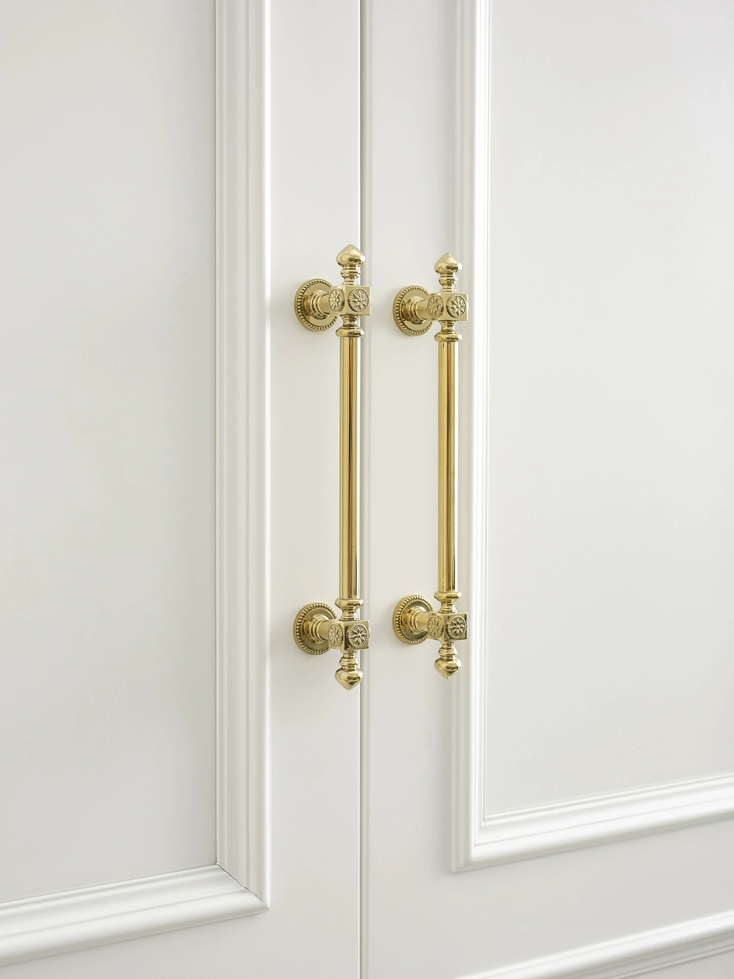 

European Retro Solid Brass Gold Handles for Bedroom Wardrobe Door Knobs Kitchen Drawer Pulls Furniture Handle Sets