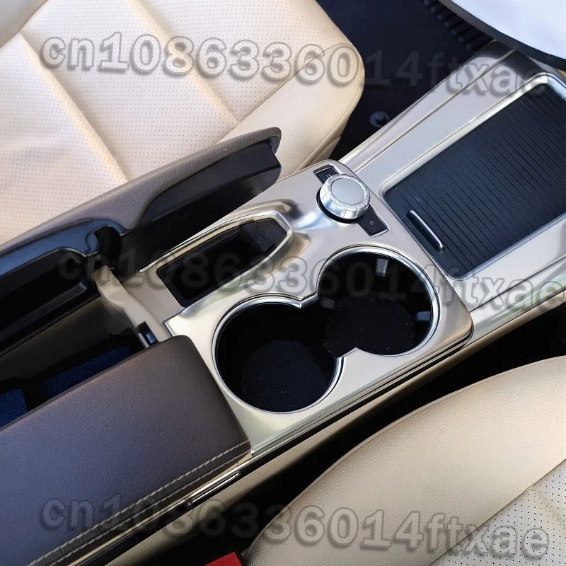 

Полный комплект аксессуаров для модификации интерьера автомобиля Mercedes Benz GLK X204 2008-2015 годов выпуска