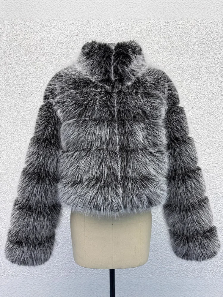 ヨーロッパ系アメリカ人のファッショナブルな無地の爽やかで甘いフェイクファーのシンプルで快適なふわふわした柔らかい女の子向けのデートや通勤用ショートコート