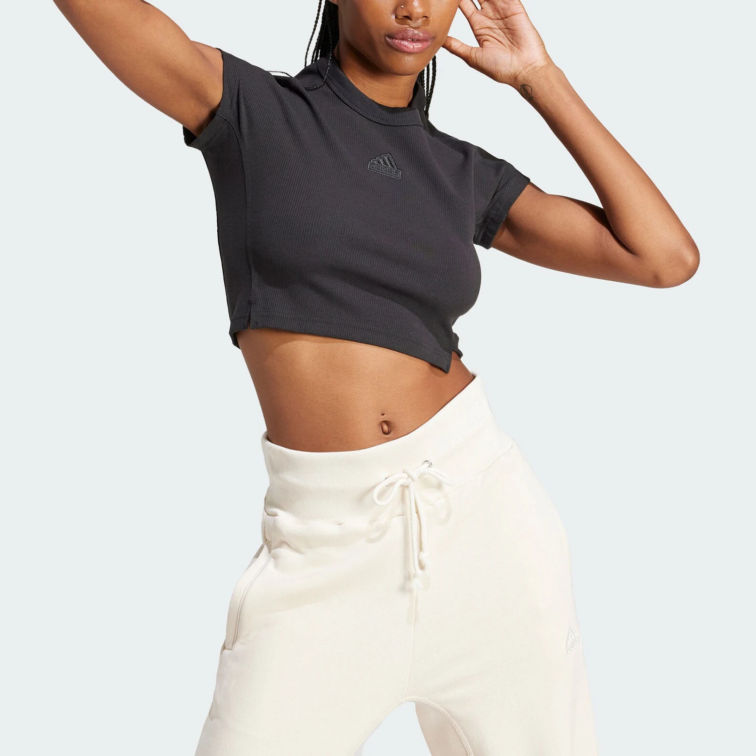 

Оригинальная женская футболка Adidas W LNG RIB TEE с коротким рукавом IT2547